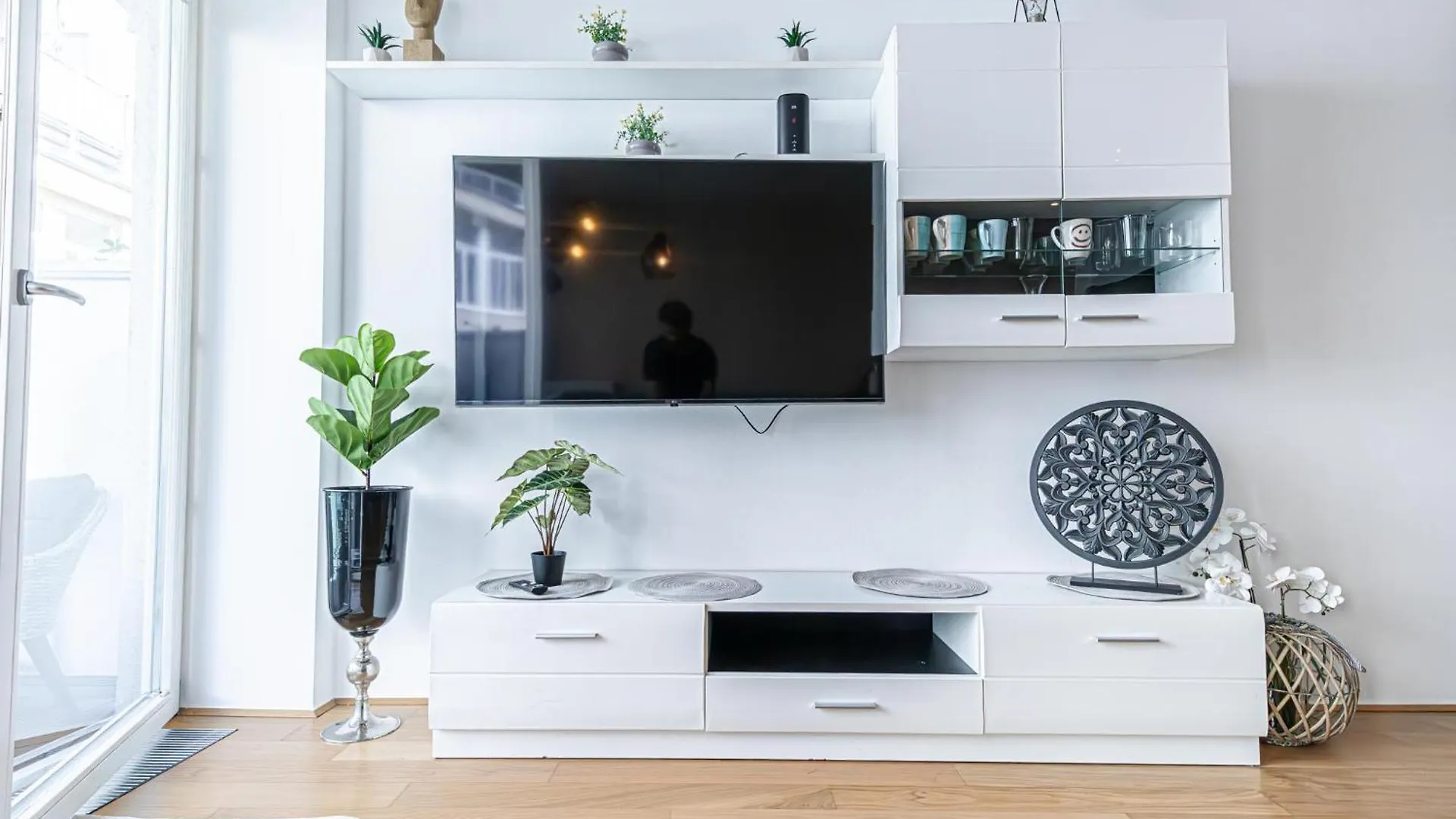 Modern 1Br & 1Lr Apartment In Viennas Downtown