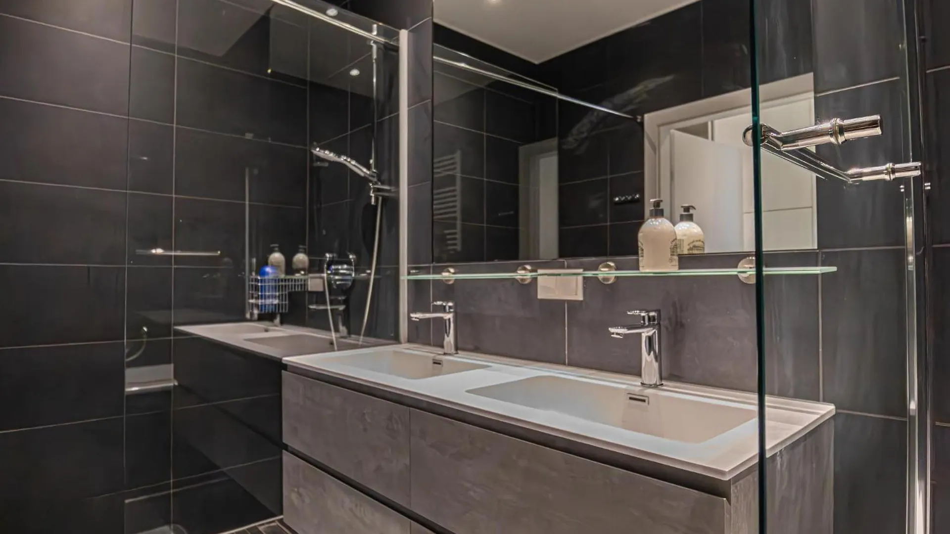 Modern 1Br & 1Lr Apartment In Viennas Downtown