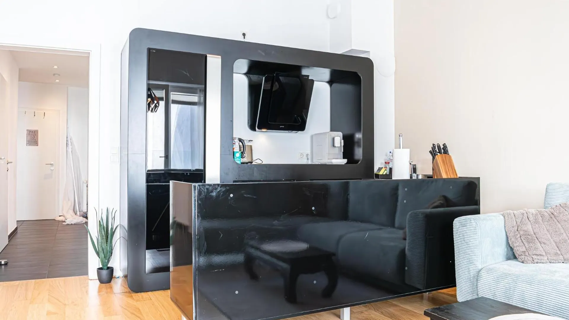 Modern 1Br & 1Lr Apartment In Viennas Downtown Vienna